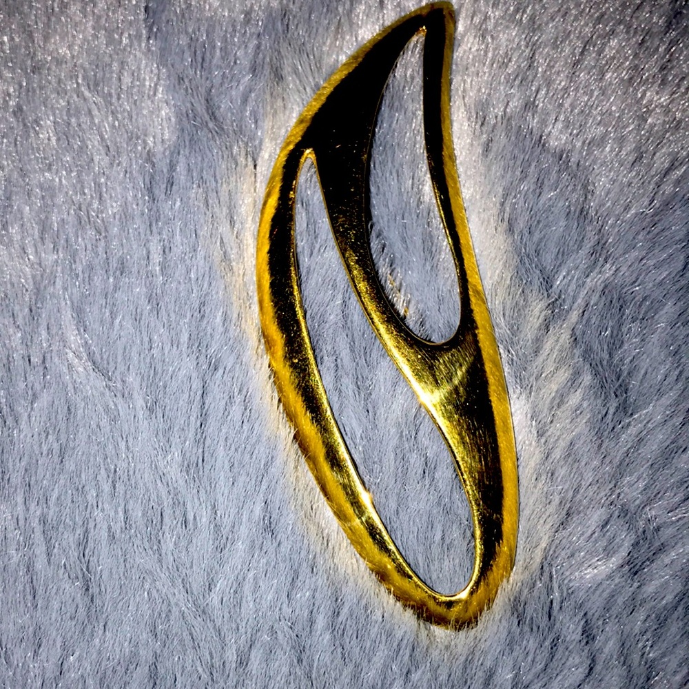 Elegant pin